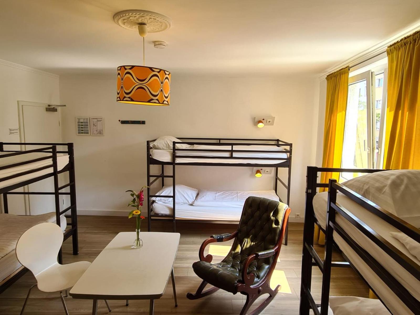 Weltempfaenger Backpacker Hostel Кельн Екстер'єр фото
