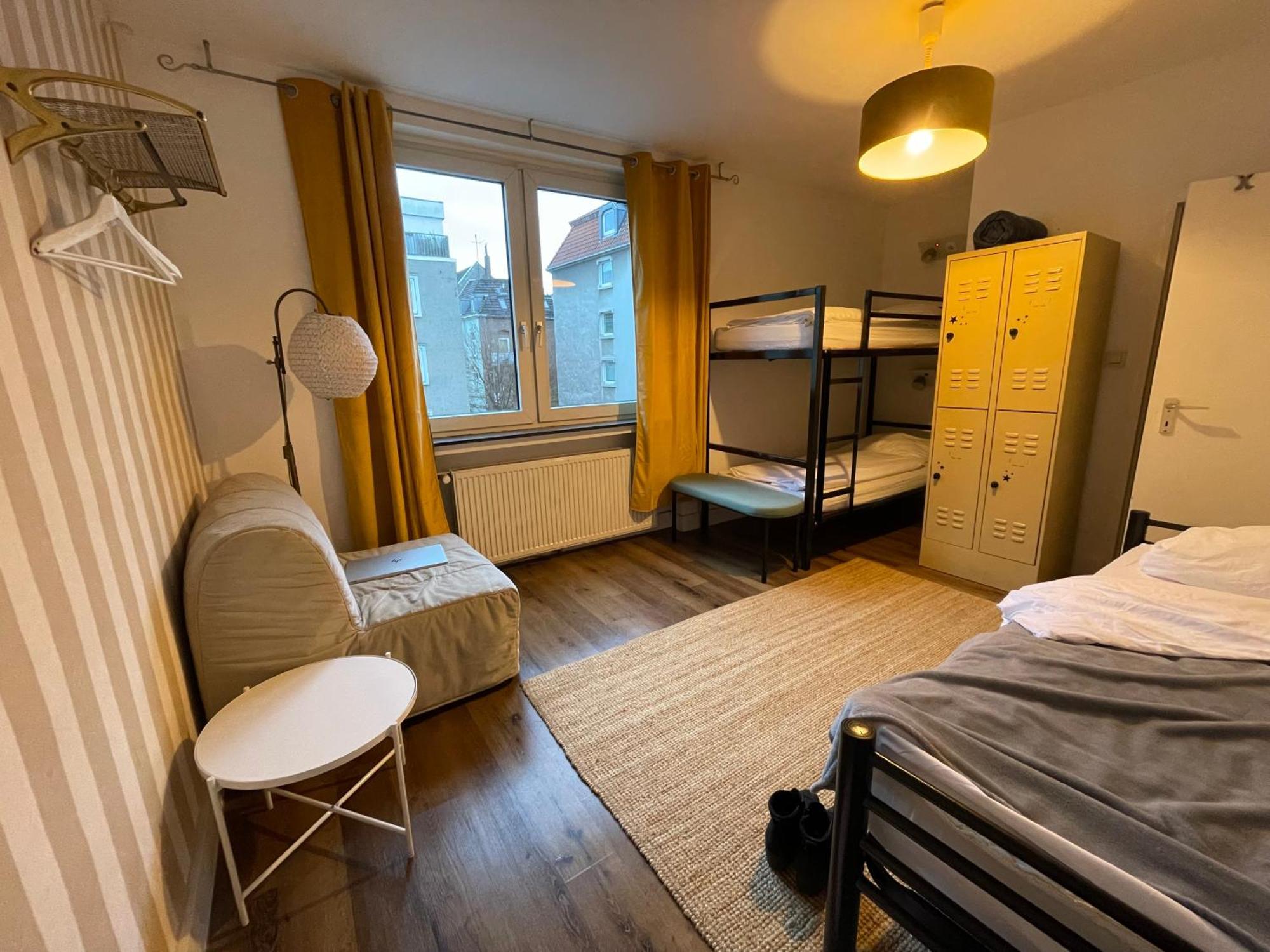 Weltempfaenger Backpacker Hostel Кельн Екстер'єр фото