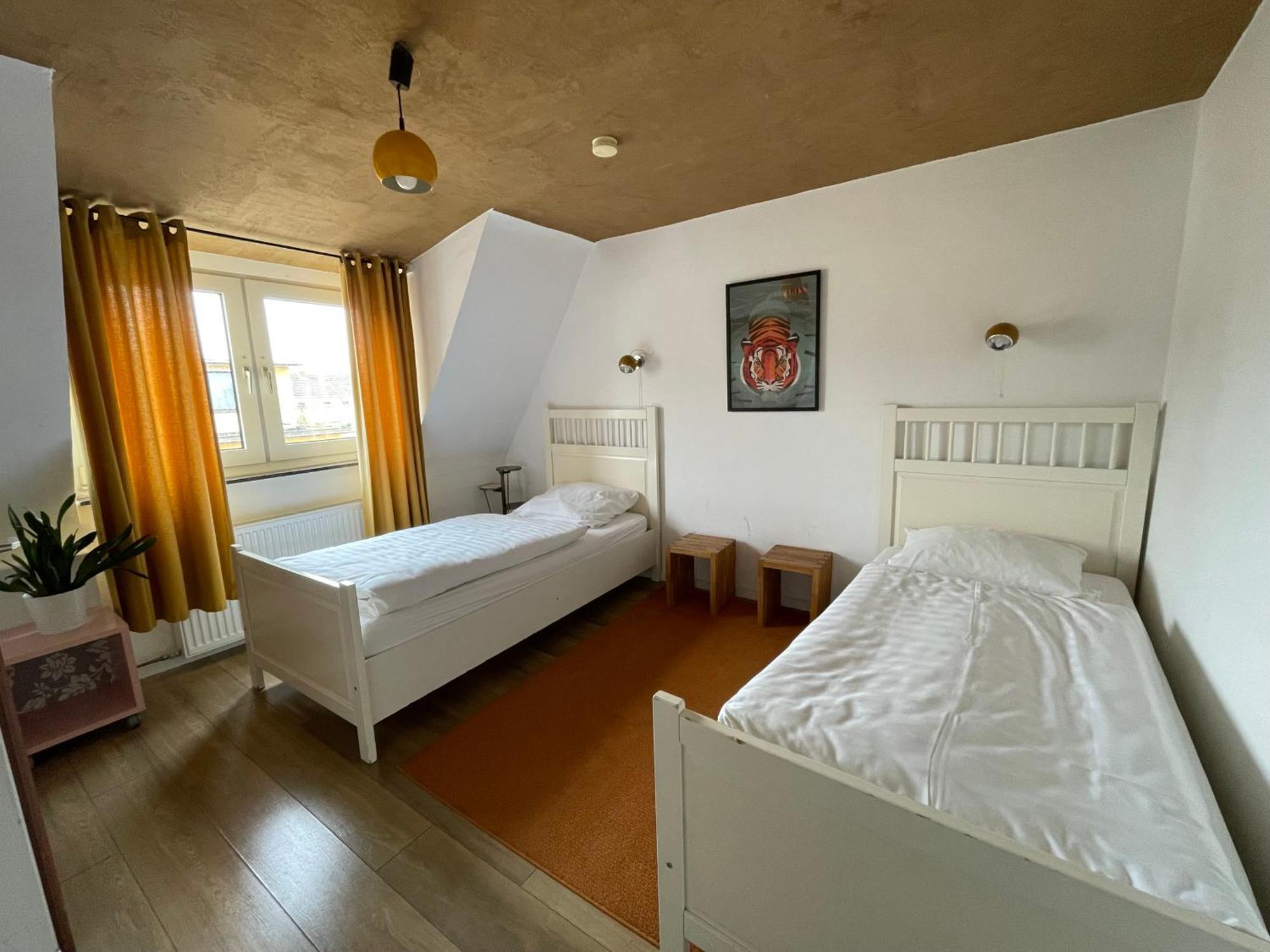 Weltempfaenger Backpacker Hostel Кельн Екстер'єр фото